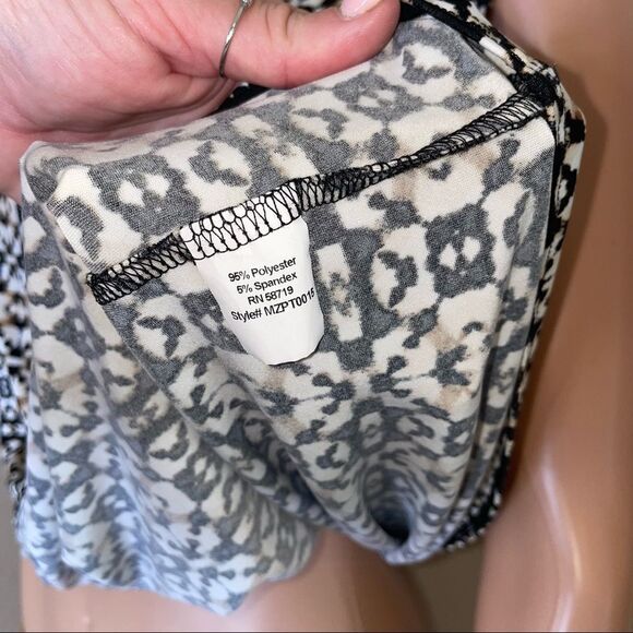 💋Bundle 4 items for $20. Add items💋 to a bundle - Picture 4 of 8